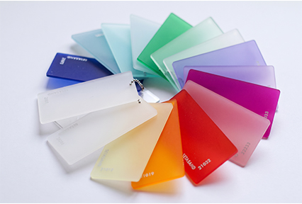 Plexiglass Maroc avec échantillons de plaques PMMA colorées translucides